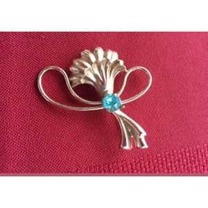 Gorgeous Vintage Sterling Silver Pin w/Blue Stone